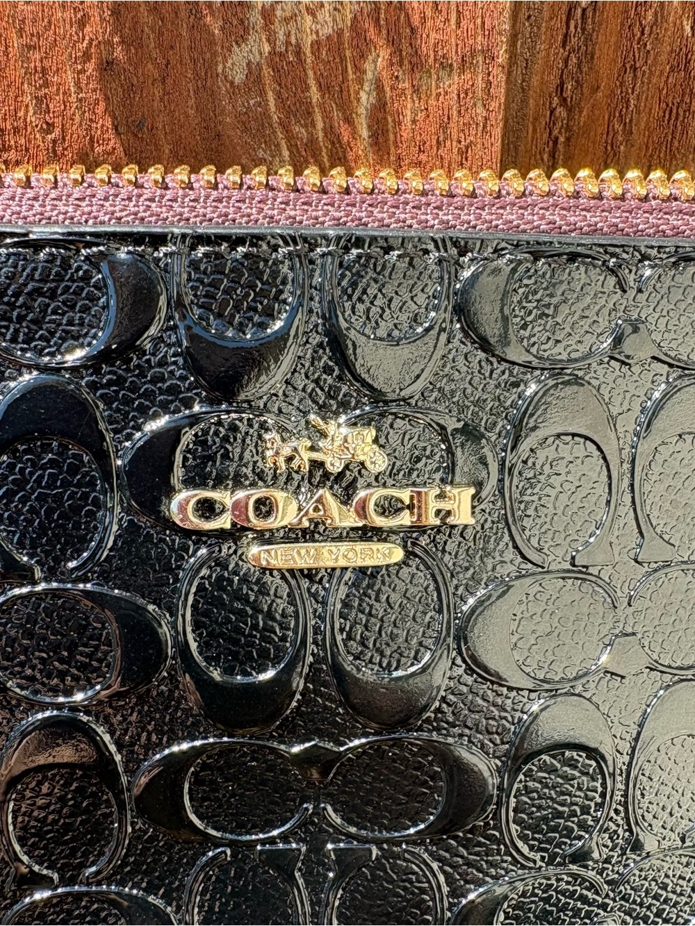 Coach Black/Burgundy Embossed Patent Signature Mini Shoulder Bag Chain Y2K Style - Picture 5 of 9